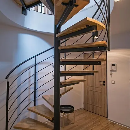 Ruprecht Apartment *